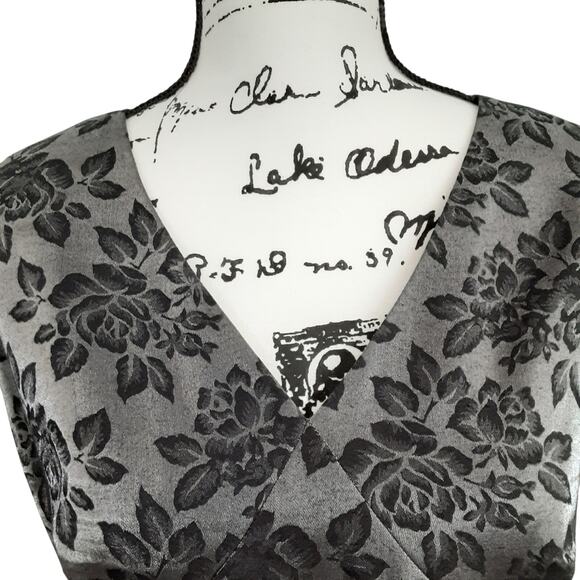 Liz Claiborne Sheath Dress Dark Floral Crushed Velvet Bodycon Cocktail Dress 8 - Picture 4 of 13